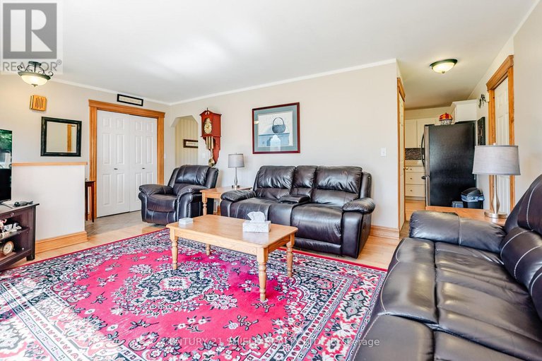 29038692/14215-county-rd-2-highway/south-stormont-osnabruck-twp/south-stormont/ontario/K0C1M0_13