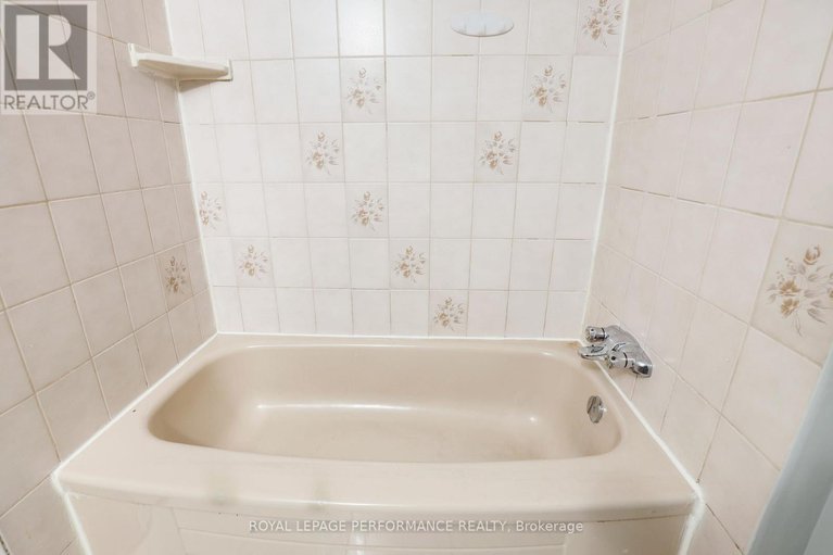 29069042/810-2020-jasmine-crescent/beacon-hill-south/ottawa/ontario/K1J8K5_28