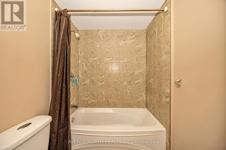 29654519/365-lefebvre-way/bilberry-creekqueenswood-heights/ottawa/ontario/K1E2W5_31