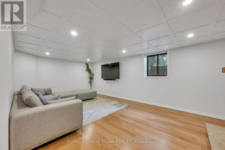 28806110/2233-beaver-avenue/alta-vista/ottawa/ontario/K1H7W3_43