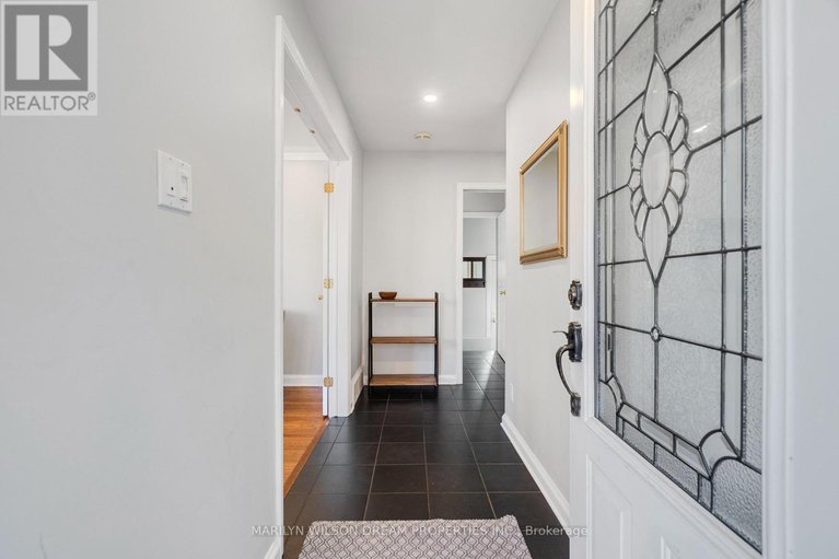28155106/446-thessaly-circle/alta-vistafaircrest-heights/ottawa/ontario/K1H5W5_5