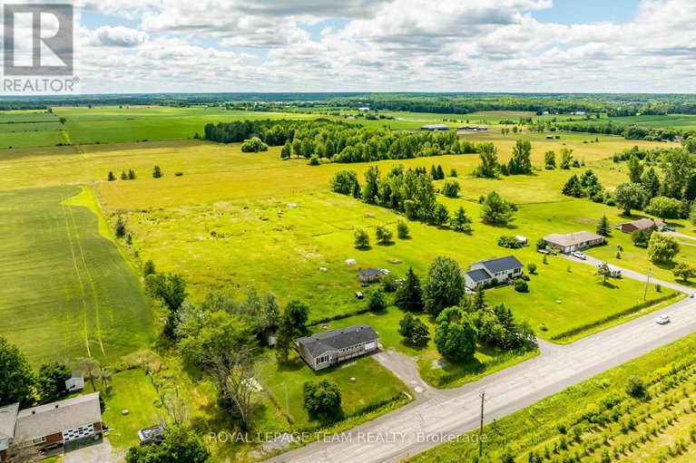 28931174/1234-kinburn-side-road/dunrobin/ottawa/ontario/K0A3M0_3