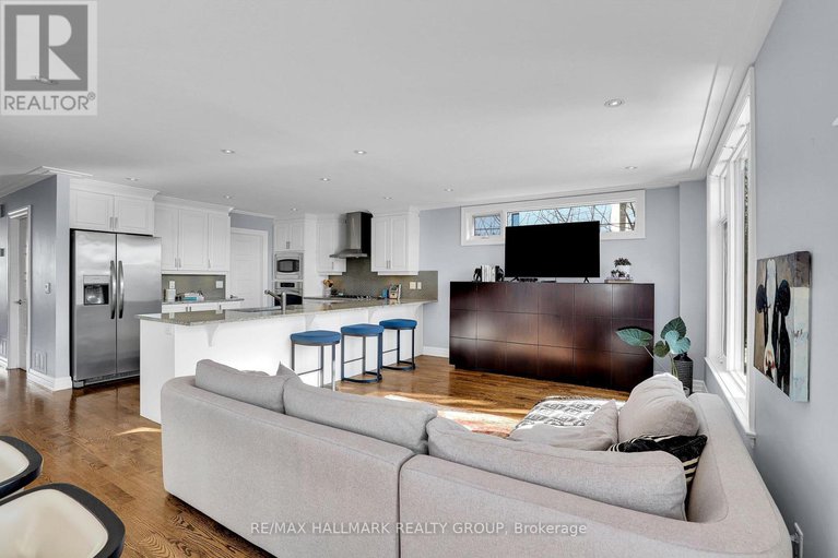 29433239/556-edison-avenue/mckellarhighland/ottawa/ontario/K2A1V4_12