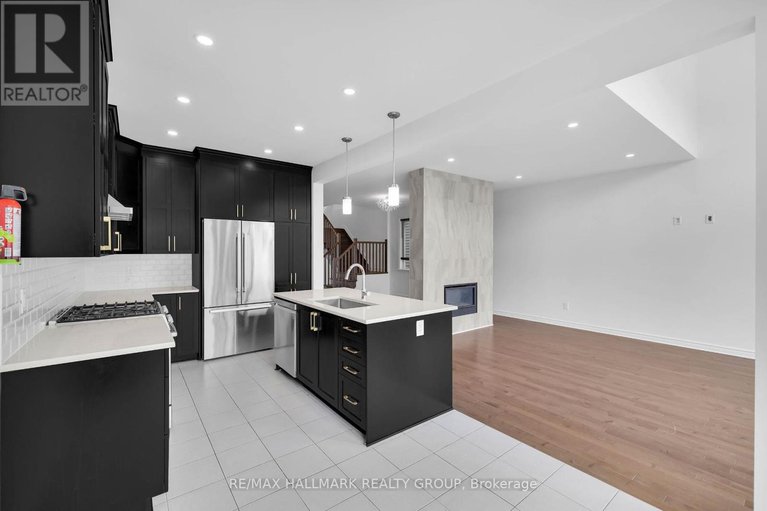 28819616/276-big-dipper-street/riverside-southgloucester-glen/ottawa/ontario/K4M0J6_15