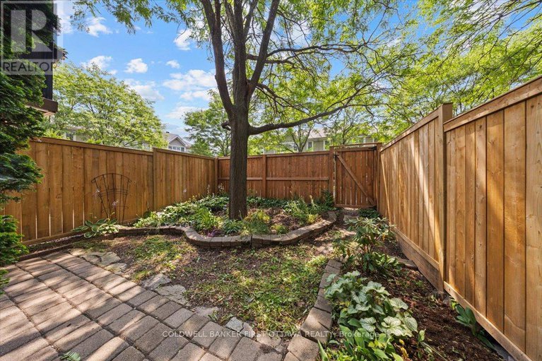 28806487/18-maxton-private/beacon-hill-south/ottawa/ontario/K1J1J2_29