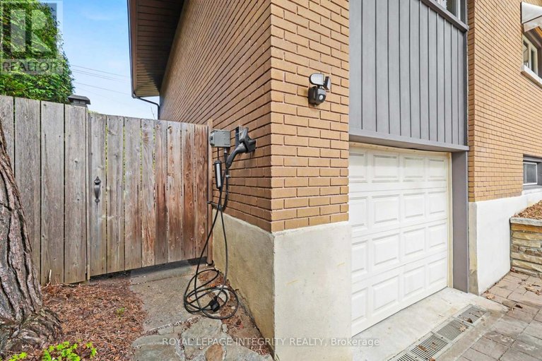 29653716/1199-stanton-road/queensway-terrace-southridgeview/ottawa/ontario/K2C3C9_22