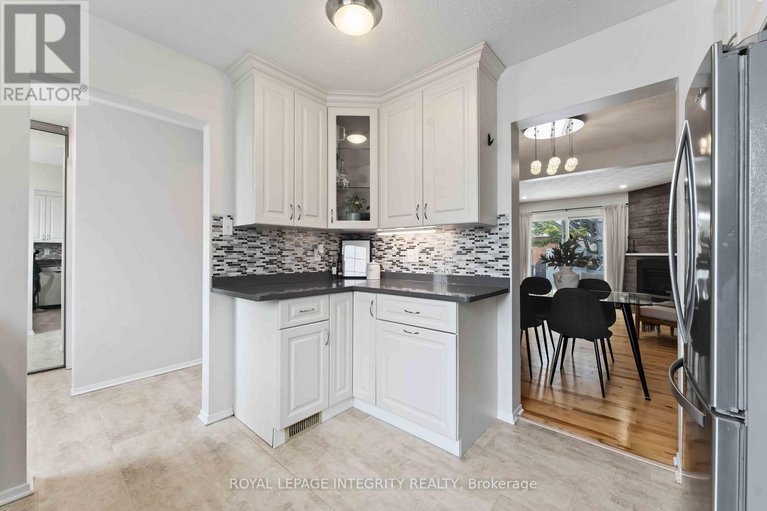 29513089/19-1585-heron-road/urbandale-acres/ottawa/ontario/K1V9V1_8