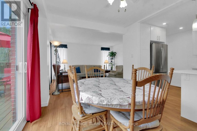 29645242/d-30-black-forest-lane/arbeatha-park/ottawa/ontario/K2H5C8_15