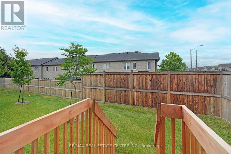 28536719/740-kinstead-pvt-private/stittsville-north/ottawa/ontario/K2S3B3_28