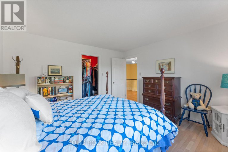 28931406/5569-whitewood-avenue/manotick-village-manotick-estates/ottawa/ontario/K4M1E1_32