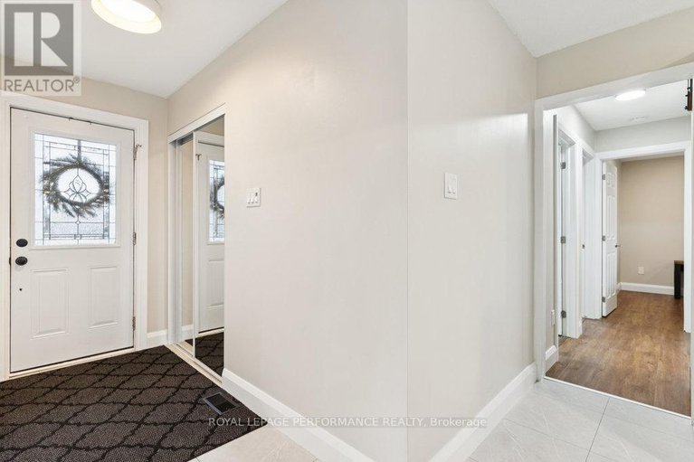 29416128/21-menard-street/embrun/russell/ontario/K0A1W1_6