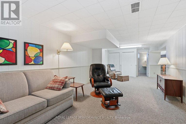 29335648/2266-fife-crescent/elmvale-acres/ottawa/ontario/K1G2Z4_20