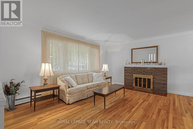 28480333/1166-castle-hill-crescent/copeland-park/ottawa/ontario/K2C2A8_17
