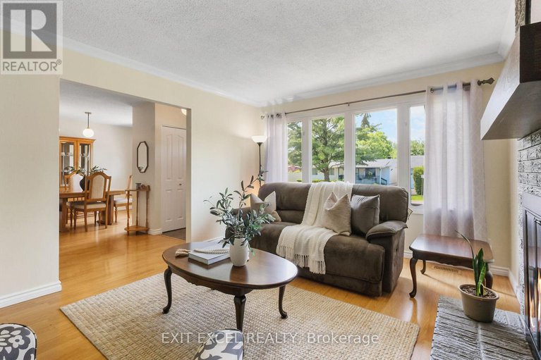 28416258/396-roxdale-avenue/bilberry-creekqueenswood-heights/ottawa/ontario/K1E1V5_5