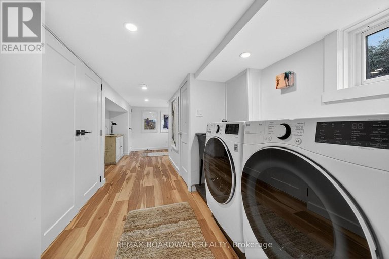 29640571/154-queen-mary-street/overbrookcastle-heights/ottawa/ontario/K1K1X5_31