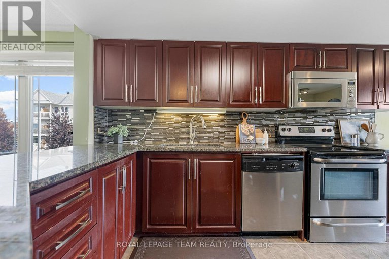 28888816/368-crownridge-drive/emerald-meadowstrailwest/ottawa/ontario/K2M3A4_16