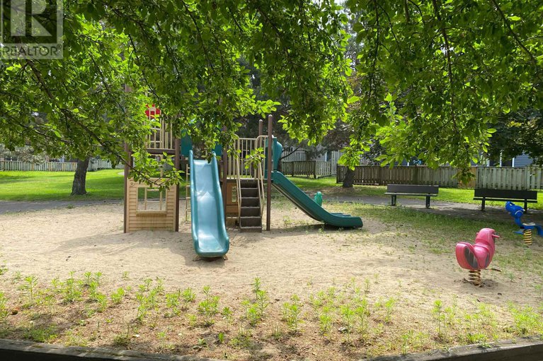 28493439/1911-simard-drive/chateauneuf/ottawa/ontario/K1C3B9_25