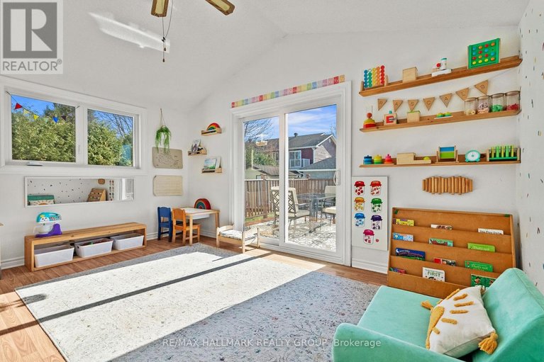 29670827/15-elm-avenue/village-of-russell/russell/ontario/K4R1B3_15