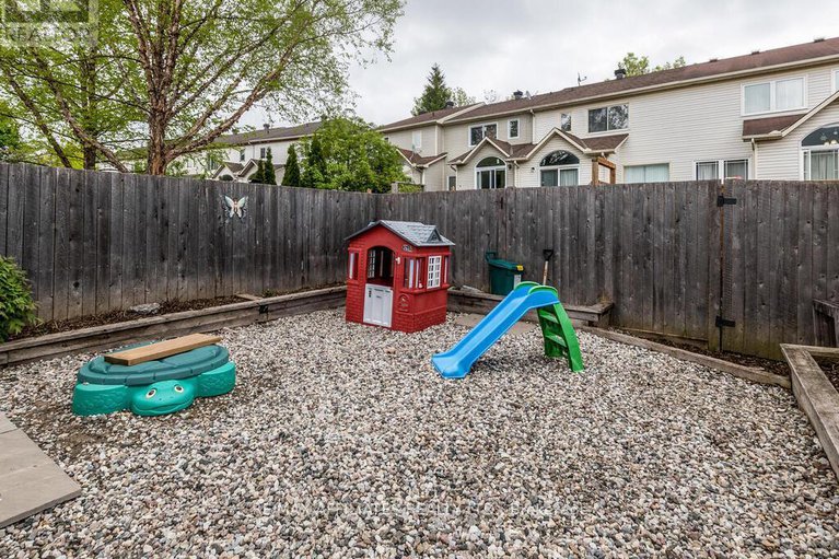 28629180/6-eagleview-street/emerald-meadowstrailwest/ottawa/ontario/K2M2R2_30