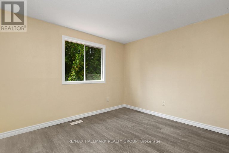 28845006/44-turret-court/glencairnhazeldean/ottawa/ontario/K2L2L1_19