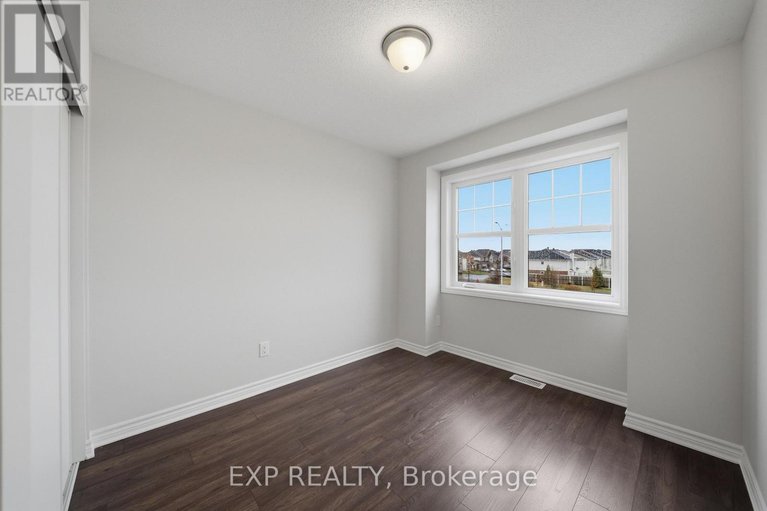 29618340/359-sweetfern-crescent/avalon-west/ottawa/ontario/K4A1A5_24