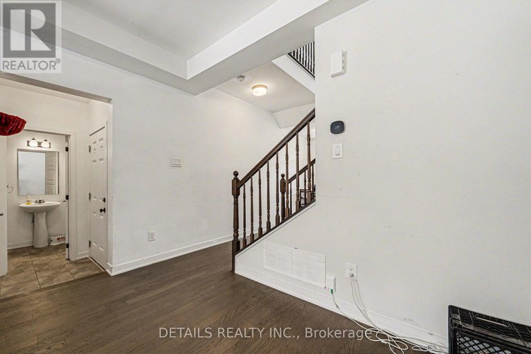 29378874/614-fenwick-way/stonebridge/ottawa/ontario/K2J7E5_8