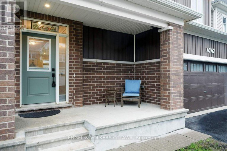 28933678/1010-carden-lane/orleans-village/ottawa/ontario/K1W0N3_2