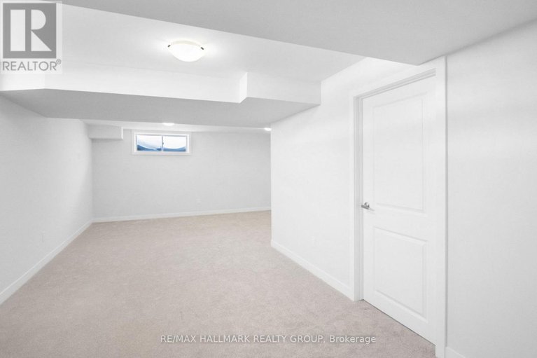 29360428/1944-hawker-private/huntley-ward-south-east/ottawa/ontario/K2M0M5_26