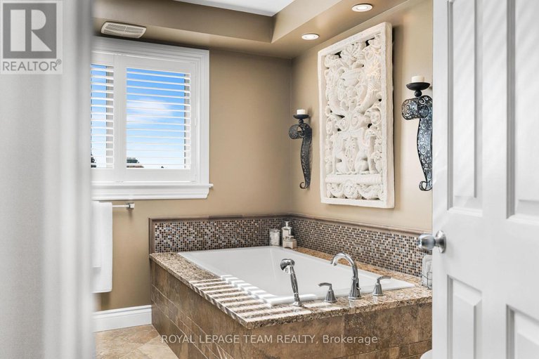 29359570/6501-wellwood-street/greely/ottawa/ontario/K4P1G2_29