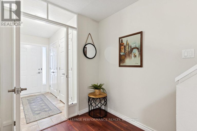28847039/5-forsyth-lane/crystal-beach/ottawa/ontario/K2H9H1_5