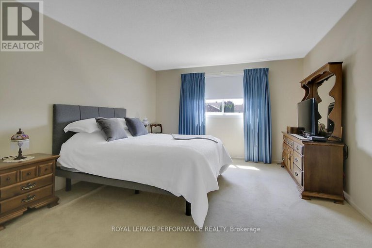 28599541/6343-viseneau-drive/chateauneuf/ottawa/ontario/K1C2G8_18