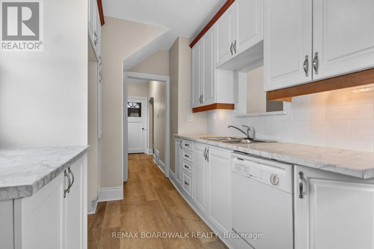 29248838/11-cameron-avenue/old-ottawa-south/ottawa/ontario/K1S0W5_15