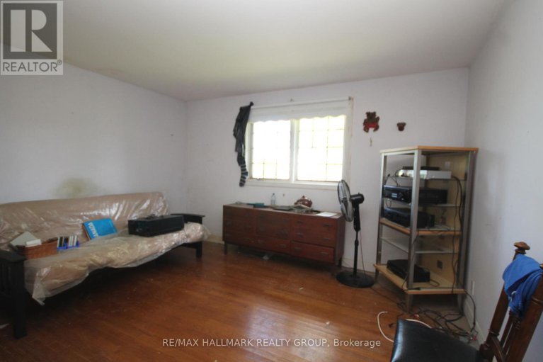 28853332/2516-page-road/orleans-village/ottawa/ontario/K1W1E2_12