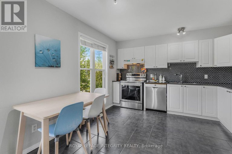 28812430/111-arcola-private/overbrookcastle-heights/ottawa/ontario/K1K4W9_7
