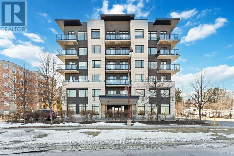 29223544/109-310-centrum-boulevard/bilberry-creekqueenswood-heights/ottawa/ontario/K1E0A3_1