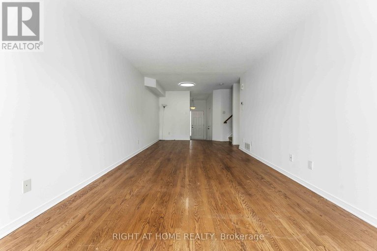 29405194/994-klondike-road/morgans-grantsouth-march/ottawa/ontario/K2K0C3_8