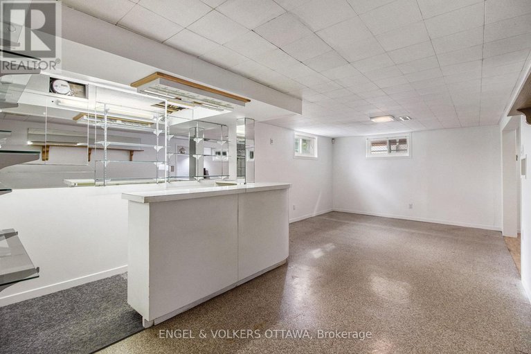 28910018/2061-vincent-street/elmvale-acres/ottawa/ontario/K1G2M8_23