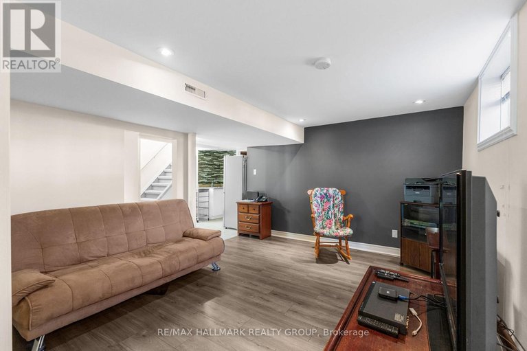 29571261/1902-rosebella-avenue/blossom-parkleitrim/ottawa/ontario/K1T1G7_23