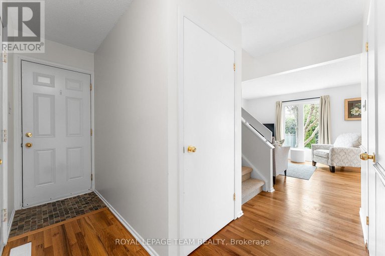28234836/107-melanie-crescent/glencairnhazeldean/ottawa/ontario/K2L2E4_31