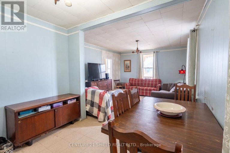 29460583/274-bishop-street-n/alexandria/north-glengarry/ontario/K0C1A0_9