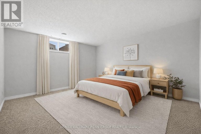 29541986/18-abbey-crescent/village-of-russell/russell/ontario/K4R0B5_19