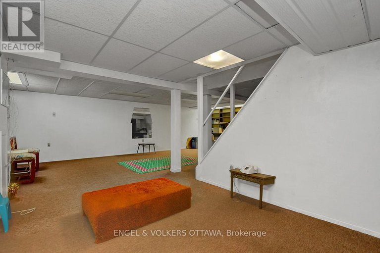 29381933/1016-driftwood-crescent/convent-glen/ottawa/ontario/K1C2P1_42