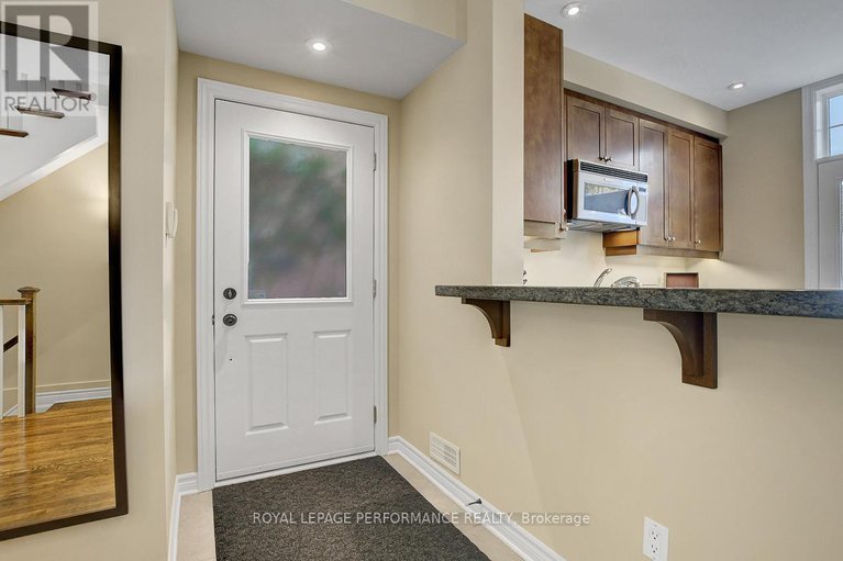 29013155/318-iona-street/westborohampton-park/ottawa/ontario/K1Z7B9_3