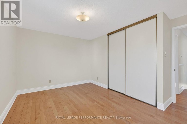 29643949/13-valley-ridge-street/borden-farmstewart-farmcarleton-heightsparkwood-hills/ottawa/ontario/K2E7W1_33