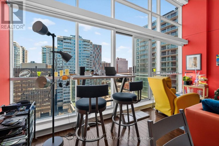 29682835/1401-134-york-street/lower-townbyward-market/ottawa/ontario/K1N1K8_15