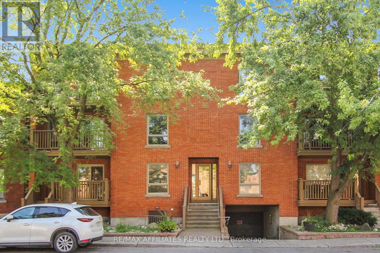 28334395/1-160-bruyere-street/lower-townbyward-market/ottawa/ontario/K1N5E1_1