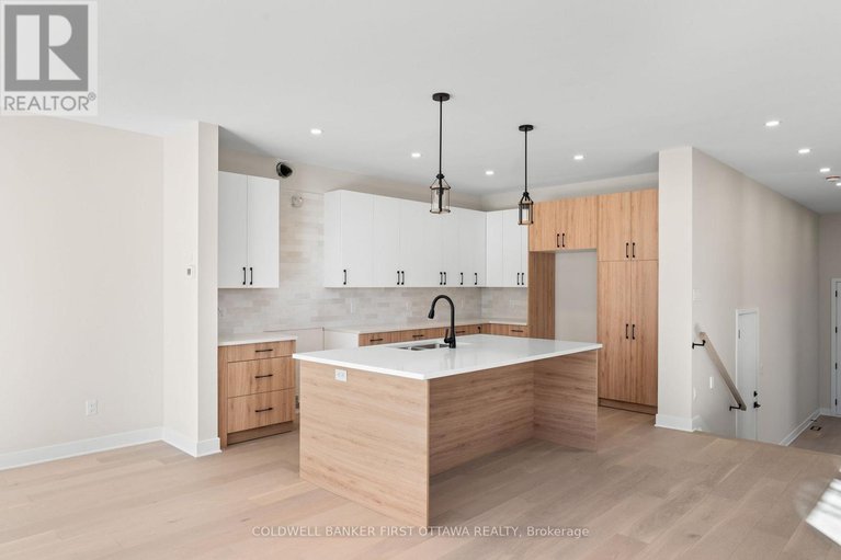 28450244/279-enclave-walk/mer-bleuebradley-estatesanderson-park/ottawa/ontario/K1W0J5_12