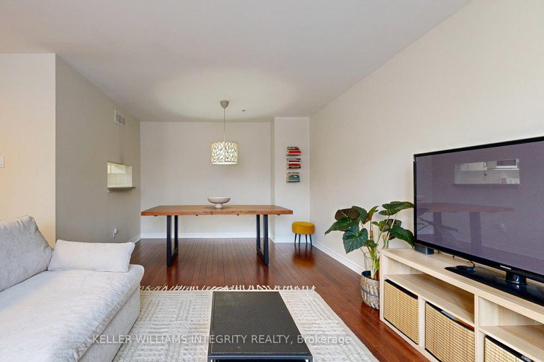 28039095/245-cumberland-street/lower-townbyward-market/ottawa/ontario/K1N8W6_9
