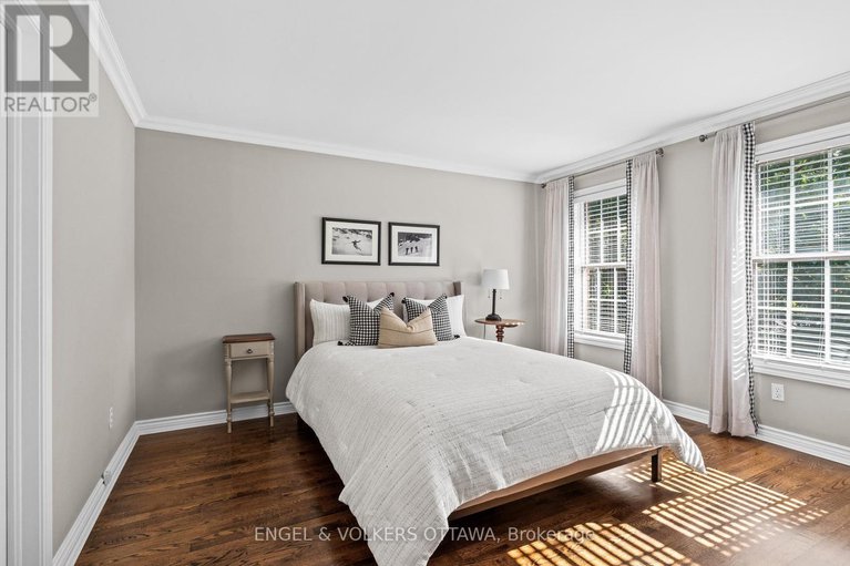 28790851/5557-pettapiece-crescent/manotick-village-manotick-estates/ottawa/ontario/K4M1C5_38
