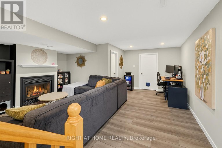 29164744/812-nesting-way/fallingbrookgardenway-south/ottawa/ontario/K4A3X2_21